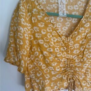 Sadie & Sage Yellow Floral Blouse